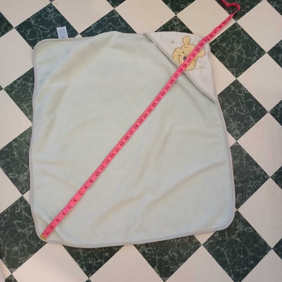 Disney Winnie The Pooh Hooded Towel - Picture 10 of 16